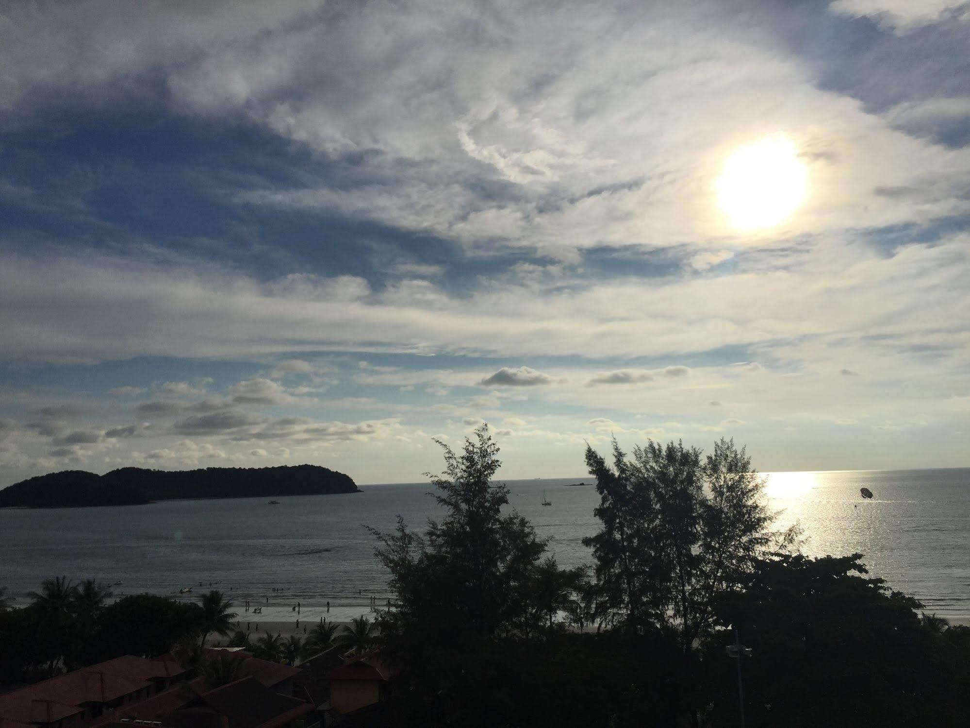 Langgura Baron Resort Pantai Cenang  Ngoại thất bức ảnh