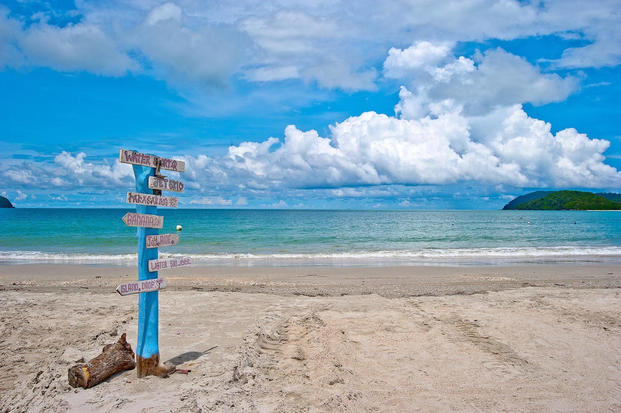 Langgura Baron Resort Pantai Cenang  Ngoại thất bức ảnh